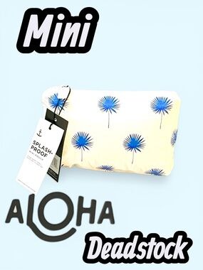 NWT ALOHA Collection Mini Pouch in the Cerulean Mas Palmas print